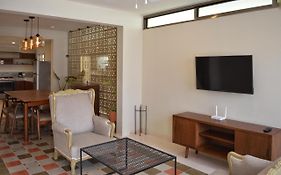 CASA LÁZARO- Hermosa casa familiar